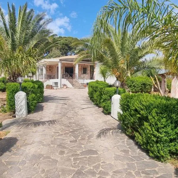 Villa Virginia Porto Pino, hotel v destinaci Porto Pino