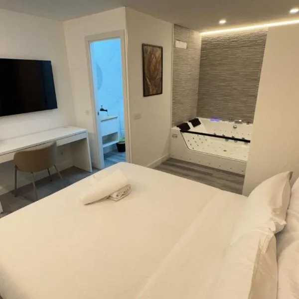 JACUZZI ROOMS Atocha, khách sạn ở Madrid