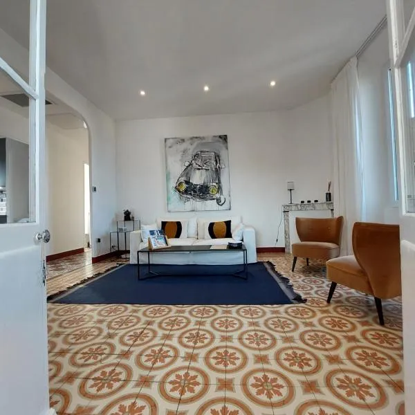 La Suite 68 Bandol avec jardin et parking privatif、バンドールのホテル