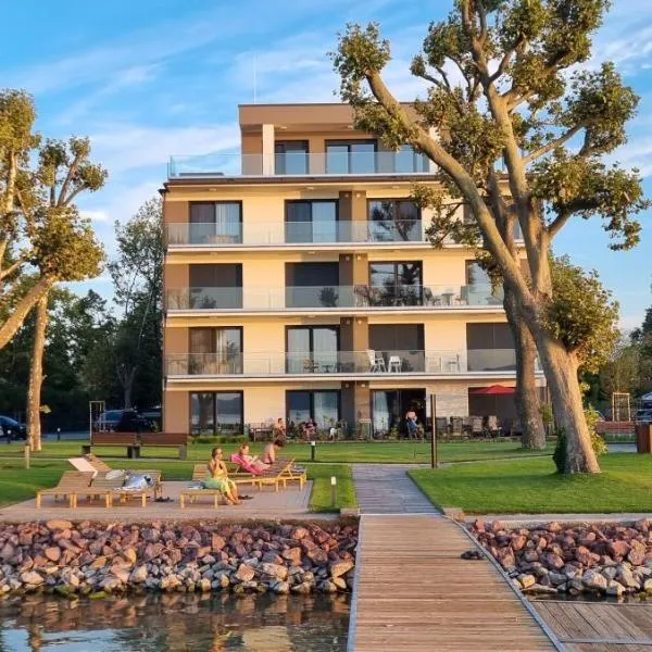 Platán Experience Apartman with lakeview – hotel w mieście Balatonboglár