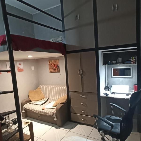 Casa Simples e Bem Localizada no Coração do Rio! Próximo ao Metrô Praça Onze!