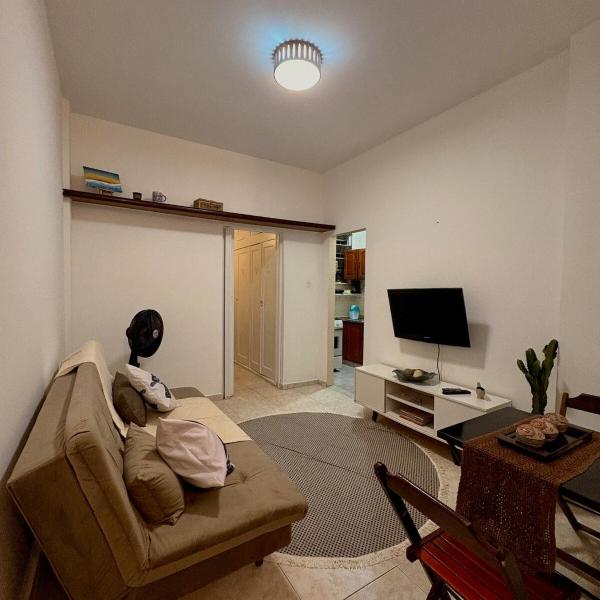 Apartamento NA PRAIA DE COPACABANA prox METRO cantagalo