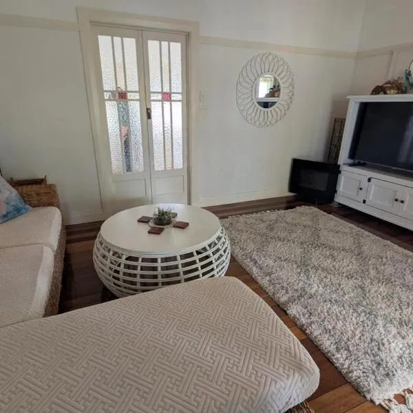 Yamba Somerset Cottage, hotel em Yamba