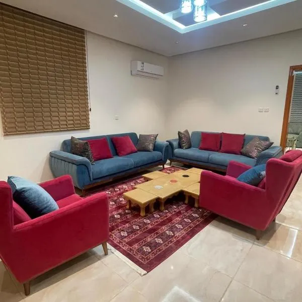 RoseVilla روزفيلا, hotel v destinaci Ḩaql