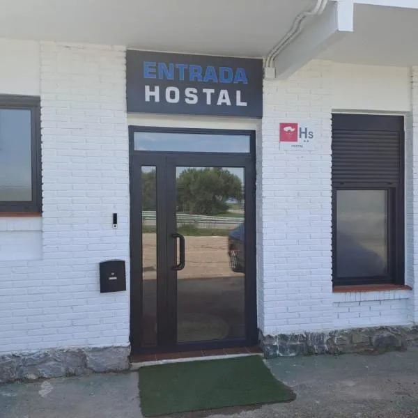 Hostal LA SIERRA、Herreruela de Oropesaのホテル