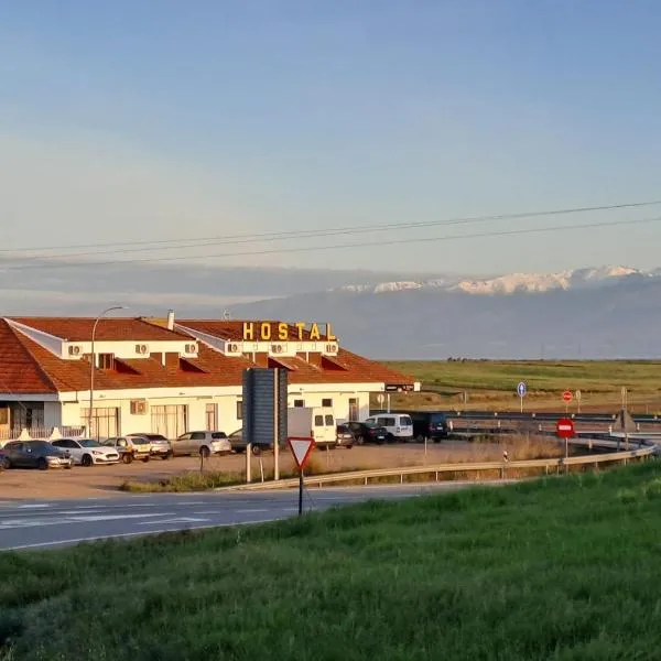 Hostal LA SIERRA, viešbutis mieste Herreruela de Oropesa