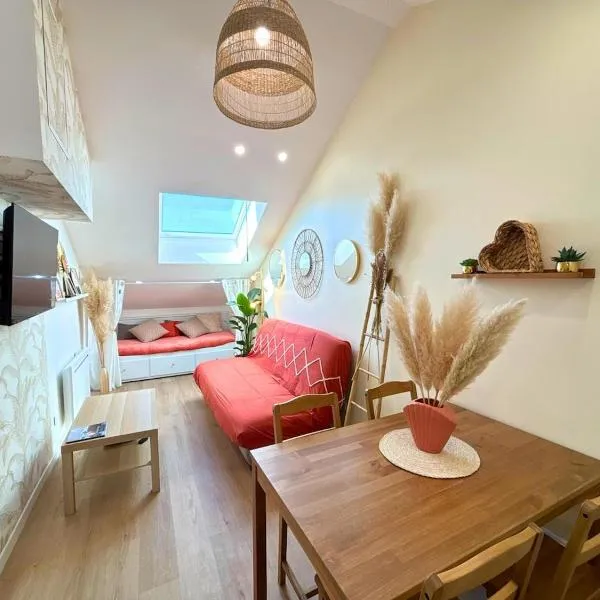 Sous les toits de la Digue، فندق في فردان سور ميوز