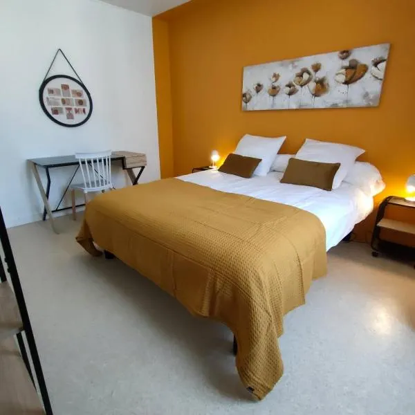 Château, poteries, vins et randonnées 2, hotel in Saint-Amand-en-Puisaye