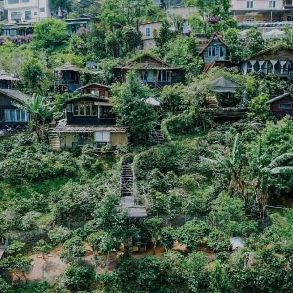 Cú Trên Cây Homestay, hotell i Xuan An