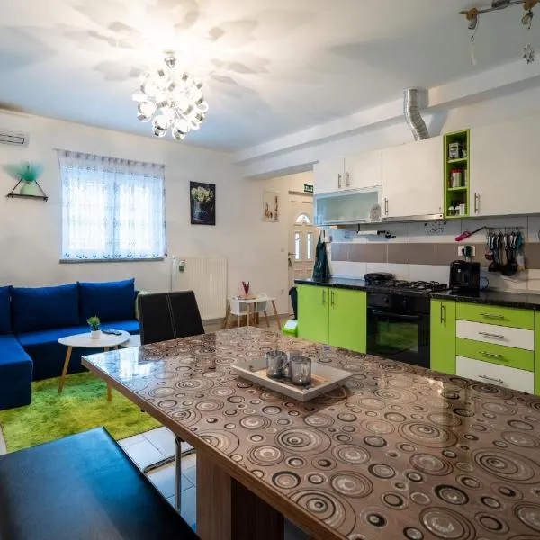 Apartman LU, hotelli kohteessa Viskovo