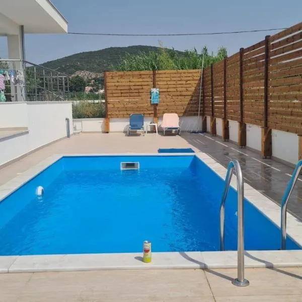 SeaView Peramos 1, hotel u Nea Paramosu