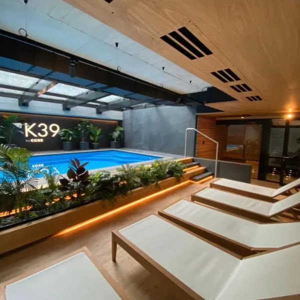 Deluxe Industrial Apartment free Parking, Swimming Pool, Sauna & Gym, hotel in Krakow