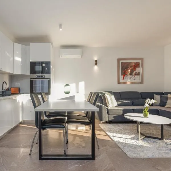 Apartments Kloki, hotel di Biograd na Moru
