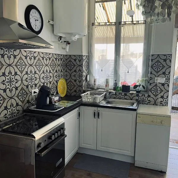 Appartement avec terrasse privative, hotel v destinaci Celles-sur-Plaine