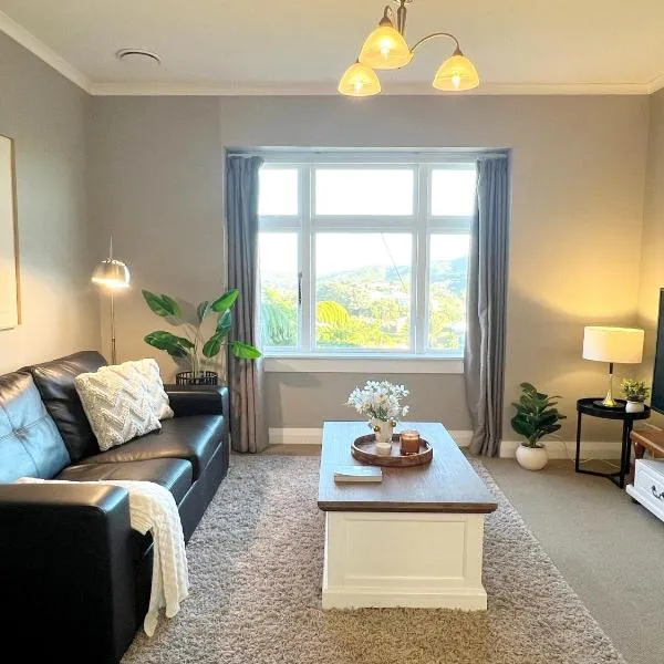 Skyline City - Entire Character Apartment - Views, Parking and Netflix，位于惠灵顿的酒店