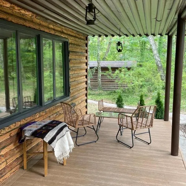 Forest House, hotel v destinaci Zegrze Południowe