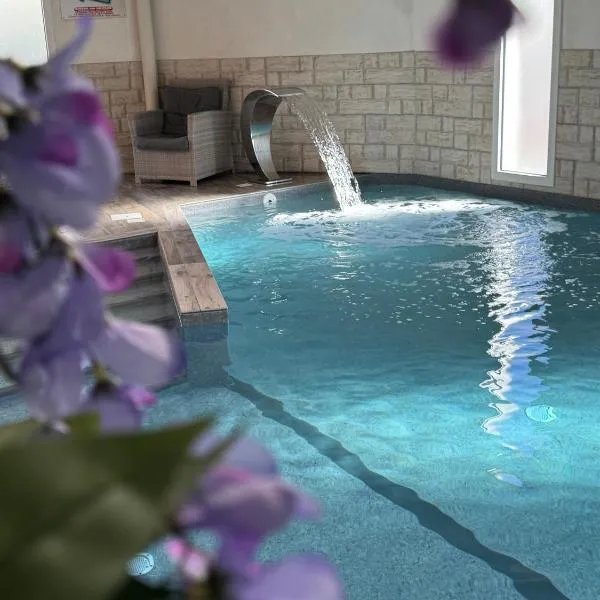 Hôtel Calme Des Pins & Spa, hotel v destinácii Les Sables-dʼOlonne