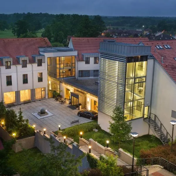 Wellness Hotel Diamant, hotel v Hluboké nad Vltavou