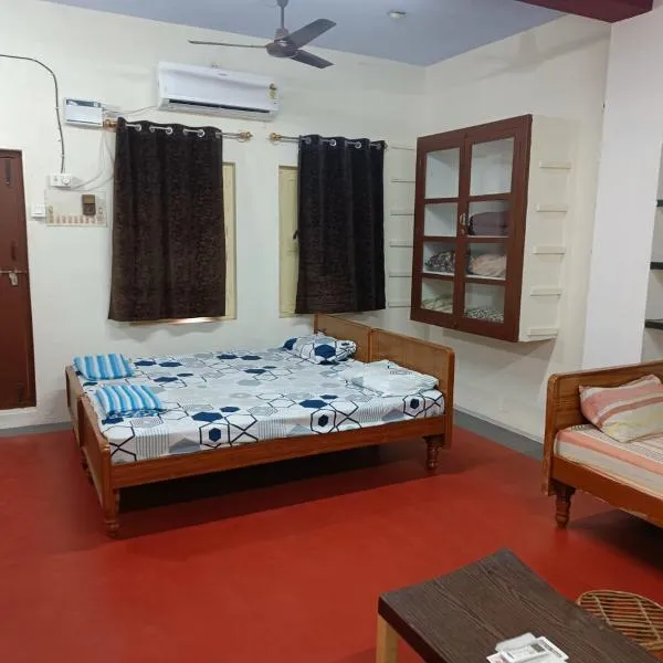 Adb's Arangan Kuzhaam Family Rooms, hotel in Tiruchchirāppalli
