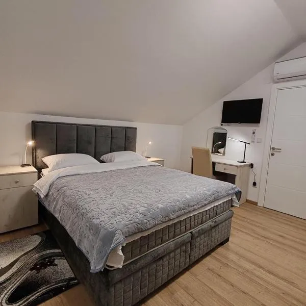Rooms DM - Una, hotel v destinaci Vukovar