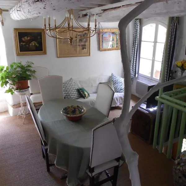 Chemin de Ronde, hotel in Durfort-et-Saint-Martin-de-Sossenac