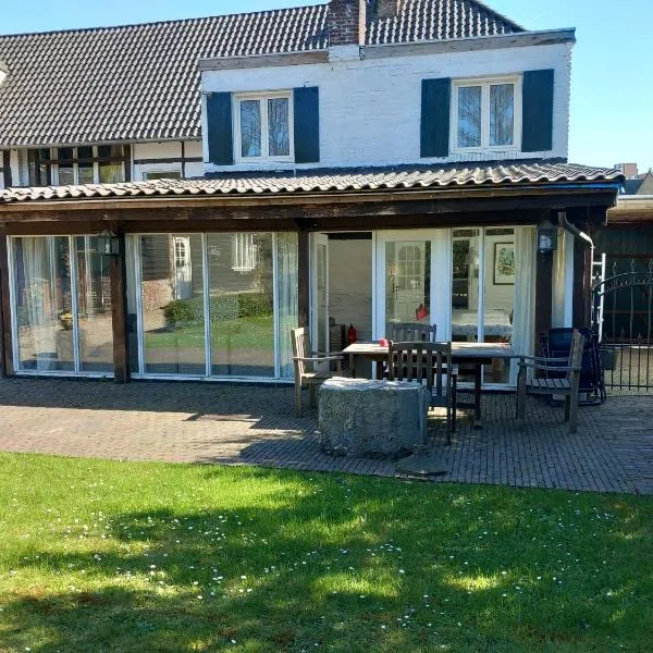 Florahof 1, hotel in Eygelshoven