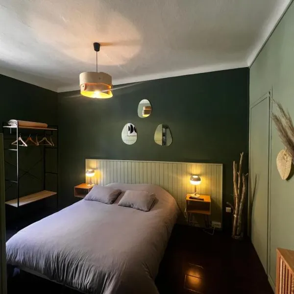 Hôtel Fleur des Alpes, hotel em La Brigue