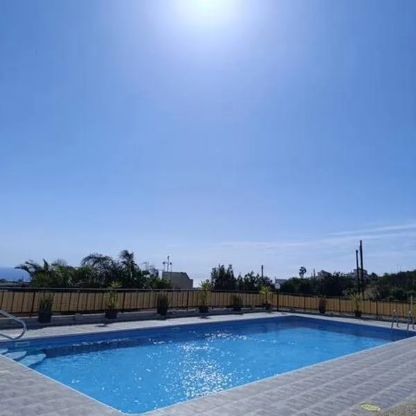 Green Oasis Penthouse, khách sạn ở Peyia