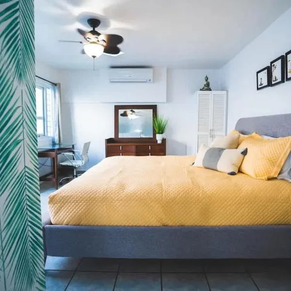 Romantic Dorado Beach Studio, hotel in Dorado