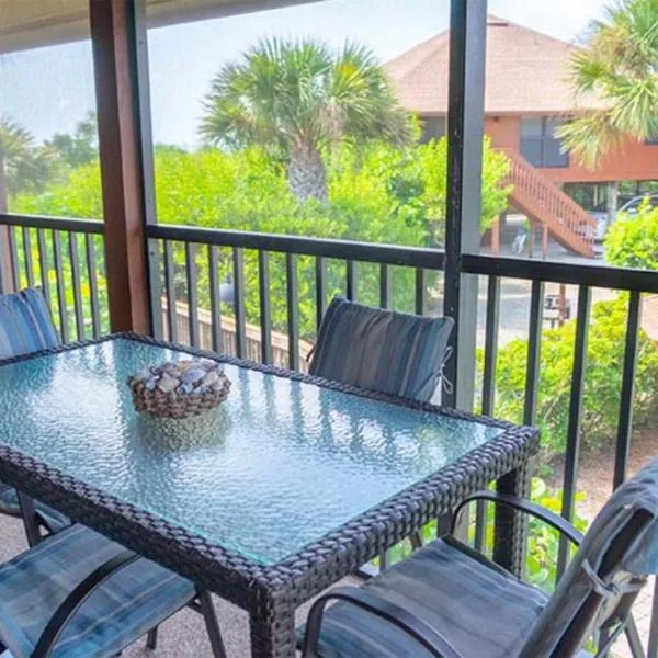 Sanibel Island retreat with private beach – hotel w mieście Sanibel
