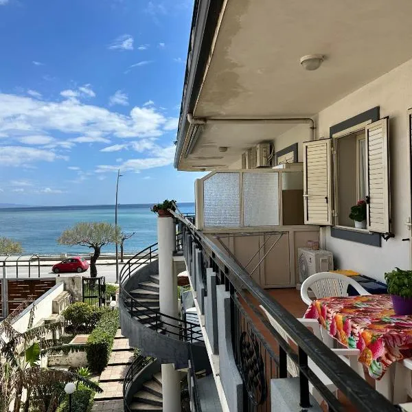 Solemare, hotel v destinaci Roccalumera