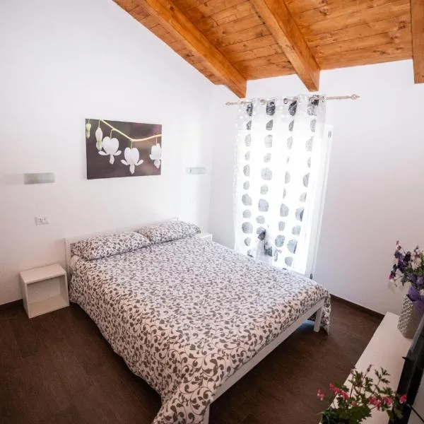 Dicentra Guest House, hotel a Villanova dʼAsti