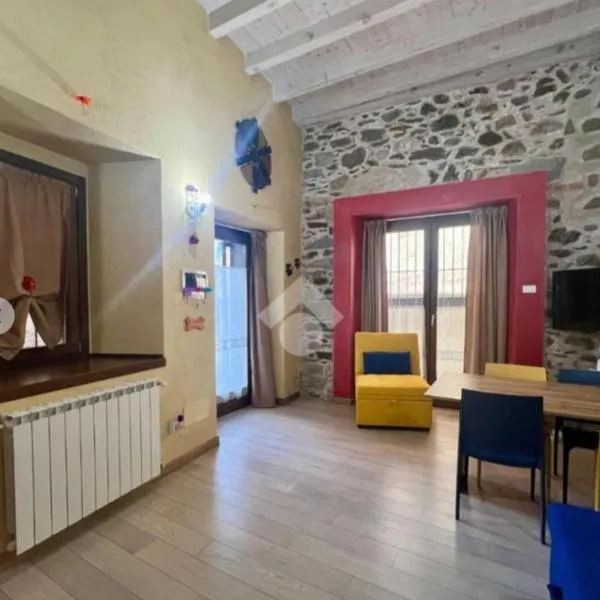 Vivere a Colori bilocale, hotel in Incudine