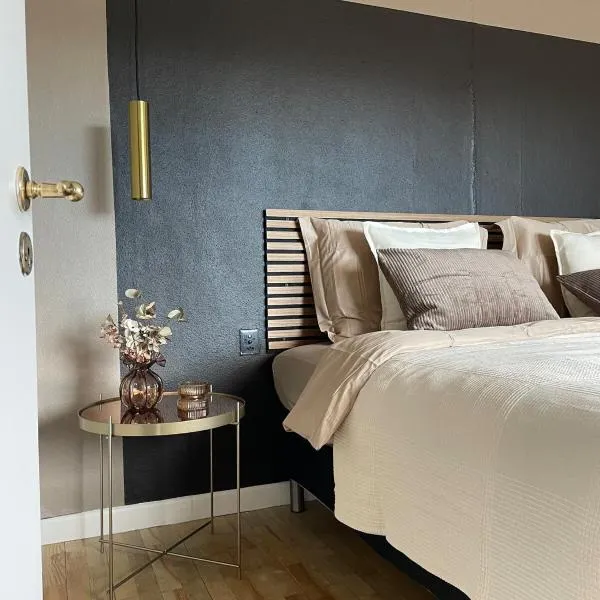 Stor lys lejlighed på 100 kvm, central beliggenhed, hotel in Holstebro