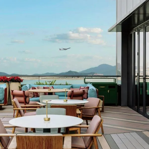 Sheraton Hong Kong Tung Chung Hotel, hotel v Hong Kongu