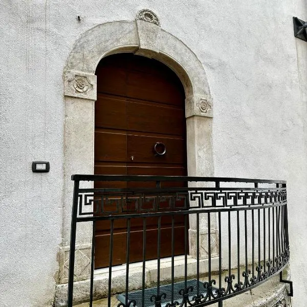 Casa con Vista Via Francesco Agnifili Rocca di Mezzo AQ, hotel in Rocca di Mezzo