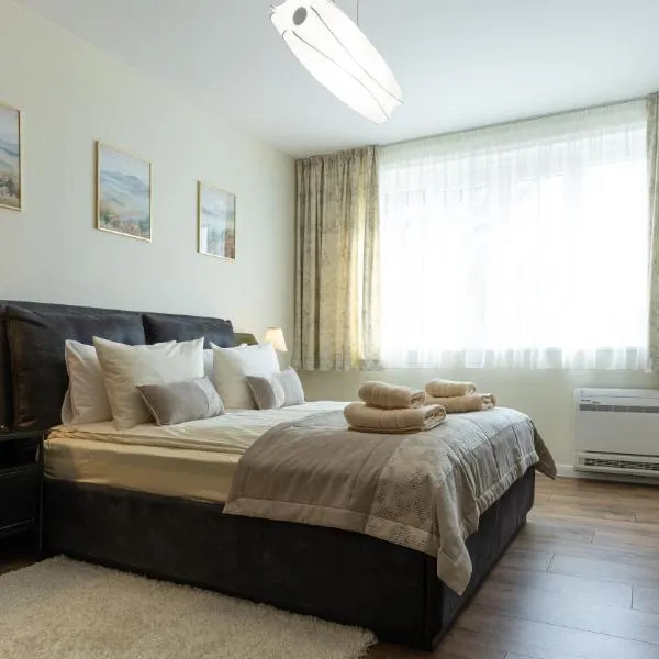 LIMIDI HOMES --- Spacious Two-Bedroom Apartment in City Centre --- Ideal Location for Exploring Veliko Tarnovo, hotel v destinaci Veliko Tărnovo