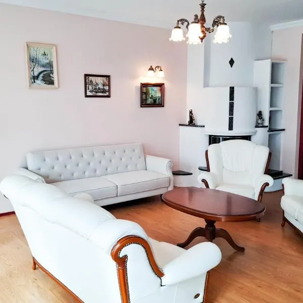 Parkresidenz Maria - 160 m2 - Whirlpool - Terrasse - Exklusiv am Goethepark, hotel in Weimar