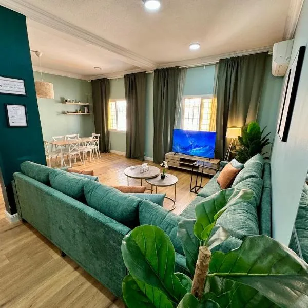 شقة 8 واسعة وأنيقة ثلاث غرف نوم, hotel v destinaci Al-Khubar