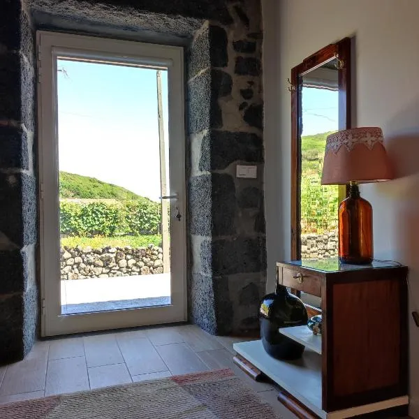 Armazéns do Beco - Cacau, Pimenta e Sal, hotel in Santa Cruz da Graciosa