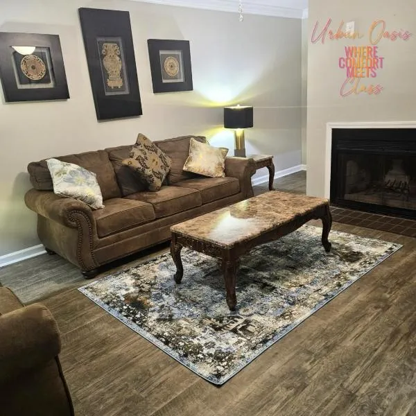 Urban Oasis Retreat in the Southwest!, hotel v destinaci Huntsville