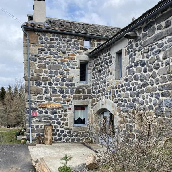 Gîte d'étape La Traverse, hotel v destinaci Fay-sur-Lignon