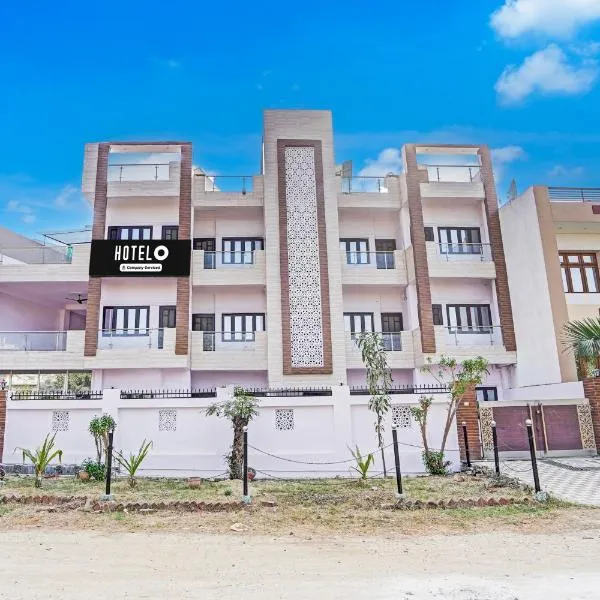 Super Hotel O Garden View Vrindavan Lucknow, hotel en Nilmatha