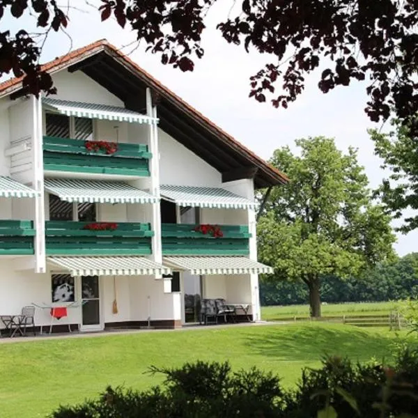 Erwachsenen Aparthotel Naturidyll - Der Wieserhof, hotel v destinaci Bad Füssing