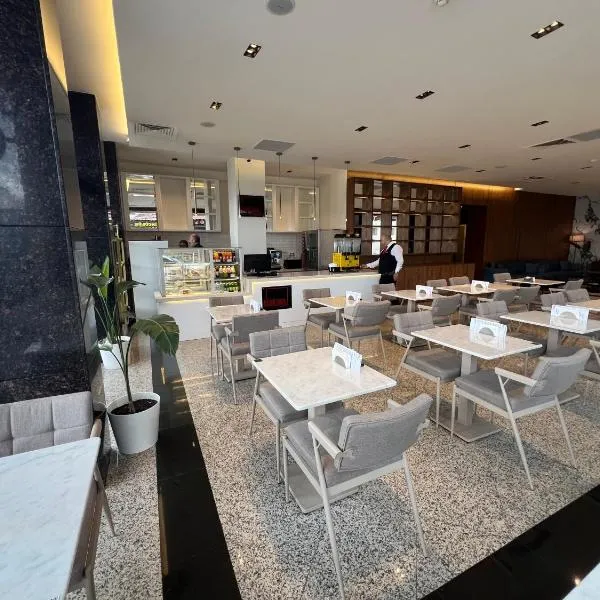 İstanblu Hotel&Spa, отель в городе Konak