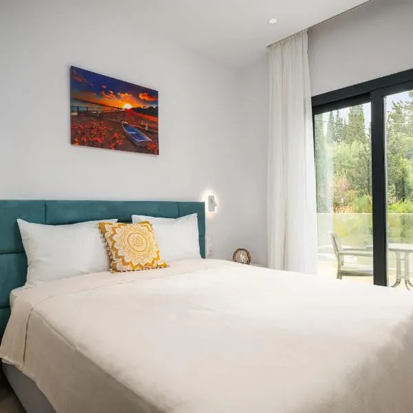 The 7 Suites, An Elegant Living in Ipsos by Konnect, hotel a Ipsos