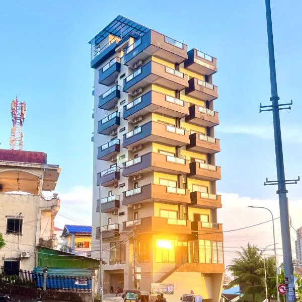 SKYHOTEL - Apartments & Cinema rooms - FREE Laundry, hotel in Sihanoukville