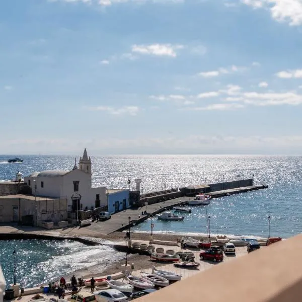 Marina Palace Apartments & Terrace, hotel in Lipari