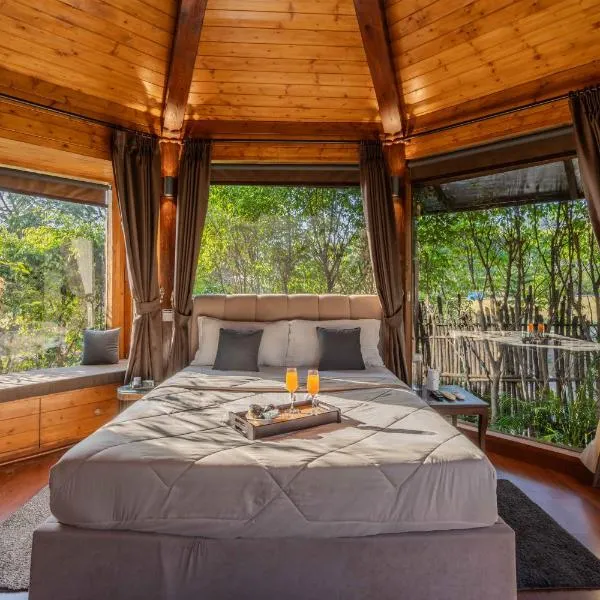 SaffronStays Timber Quest - Pinewood Cottages, hotel di Dehradun
