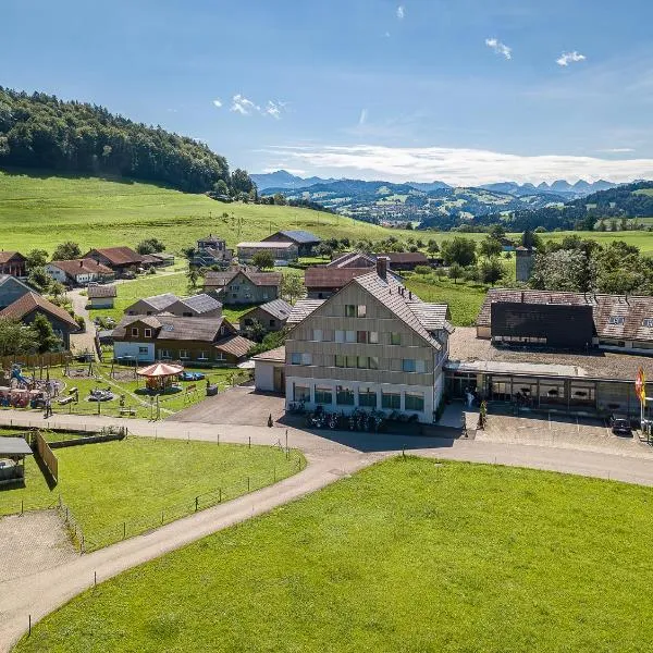 Hotel Rössli Tufertschwil, hotel v destinaci Lütisburg